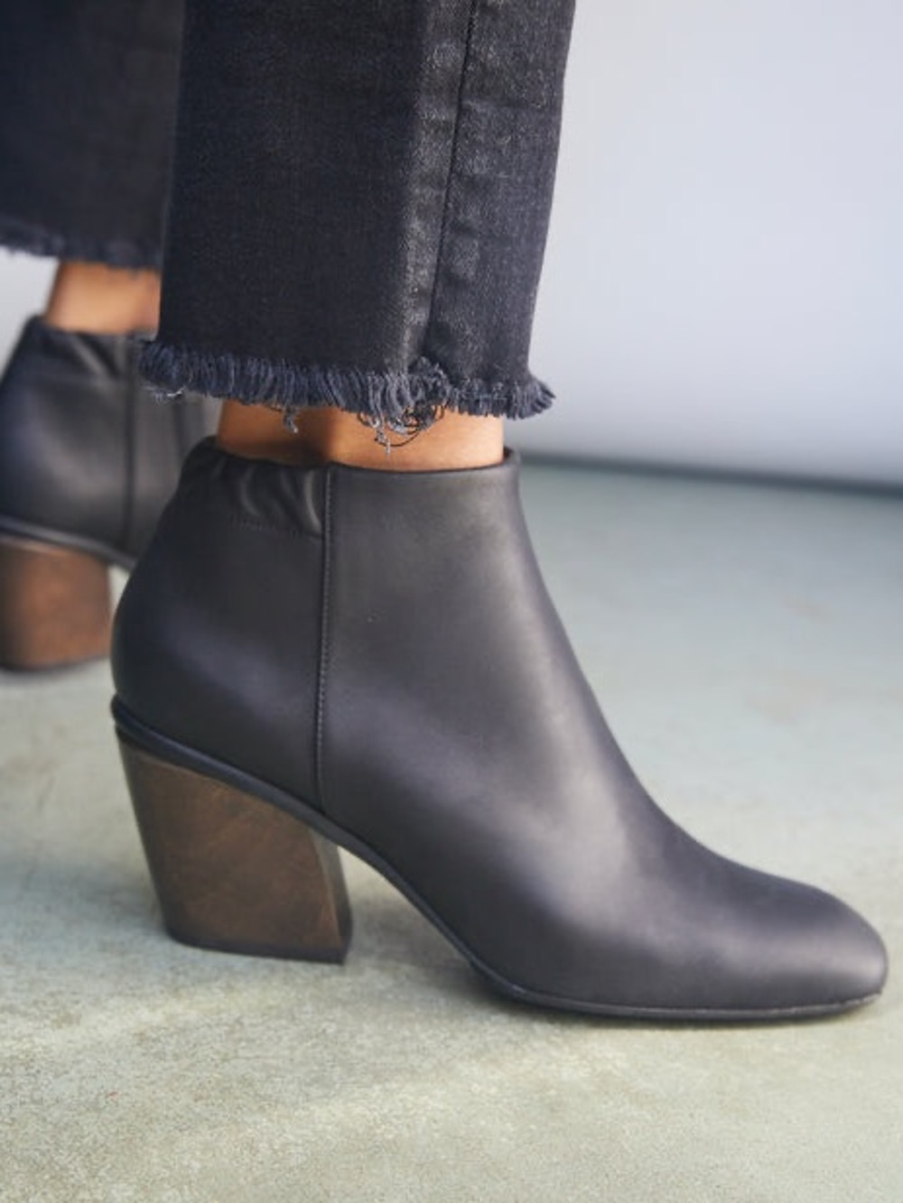 Coclico Kura Ankle Boot Black Italian Leather Booties Spain Size 39 / 8.5 US